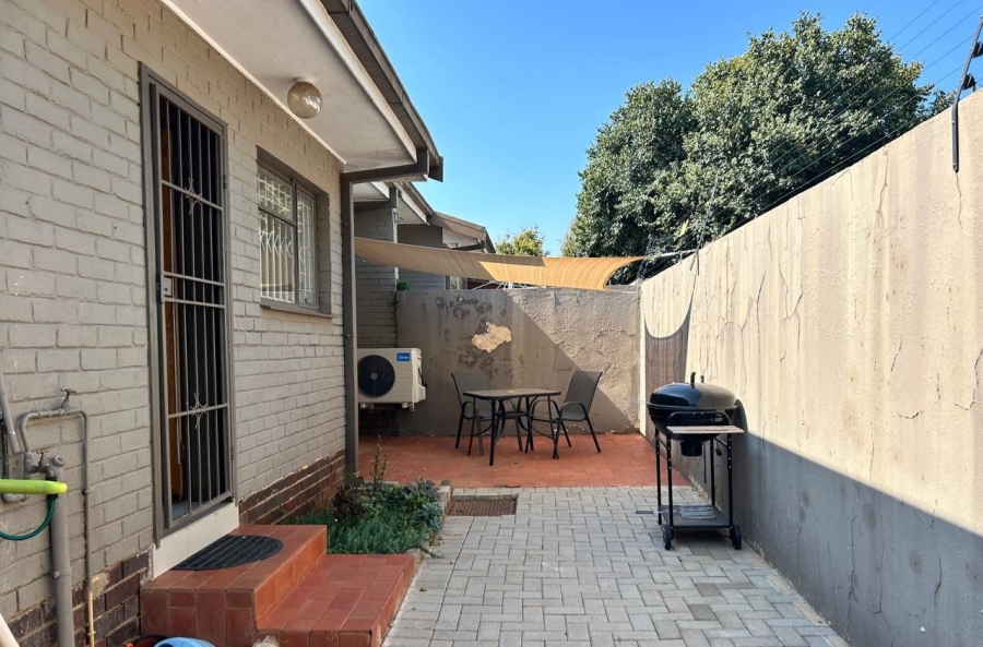 2 Bedroom Property for Sale in Langenhovenpark Free State